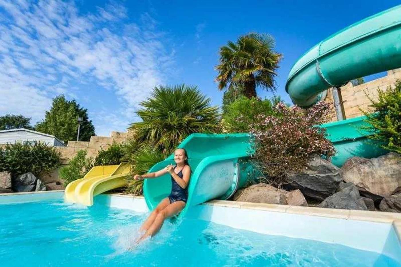 Campsite 4 Etoiles - Piscine - Efceih